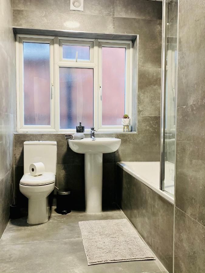 Willesden Green Rooms Лондон Екстериор снимка