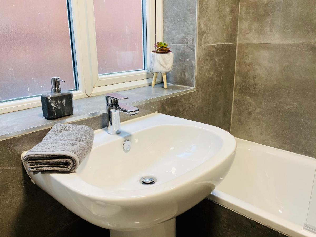 Willesden Green Rooms Лондон Екстериор снимка