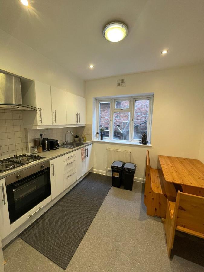 Willesden Green Rooms Лондон Екстериор снимка