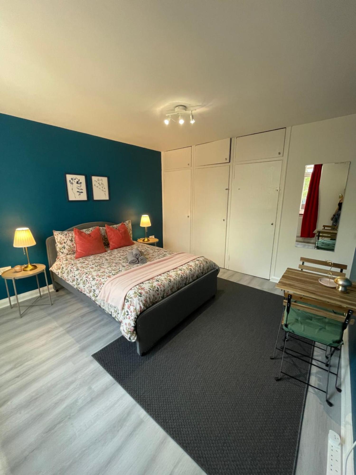 Willesden Green Rooms Лондон Екстериор снимка