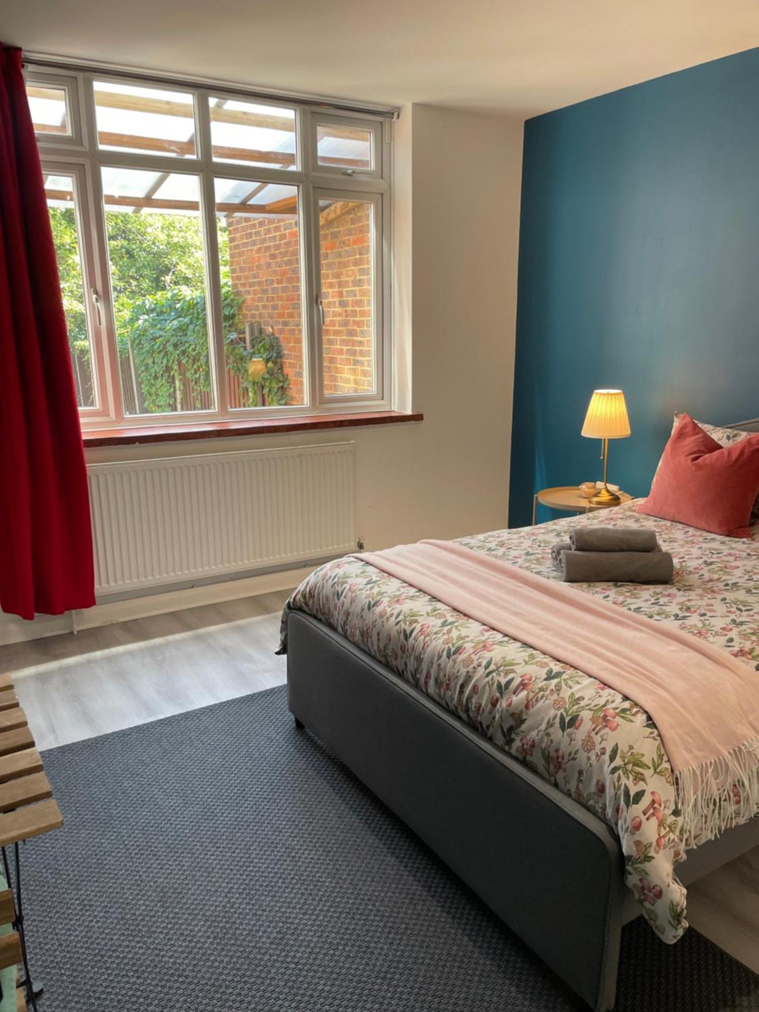 Willesden Green Rooms Лондон Екстериор снимка